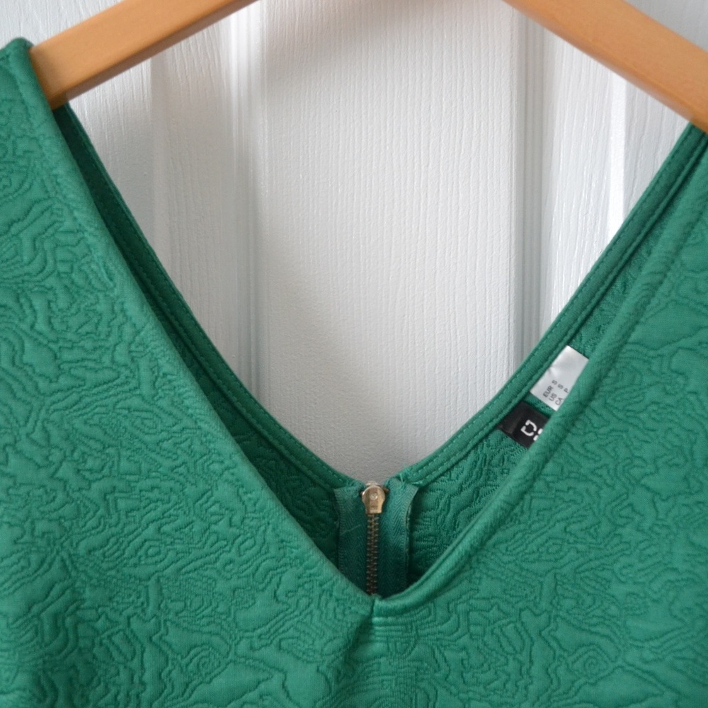 H&M Peplum Top - Picture 2 of 3
